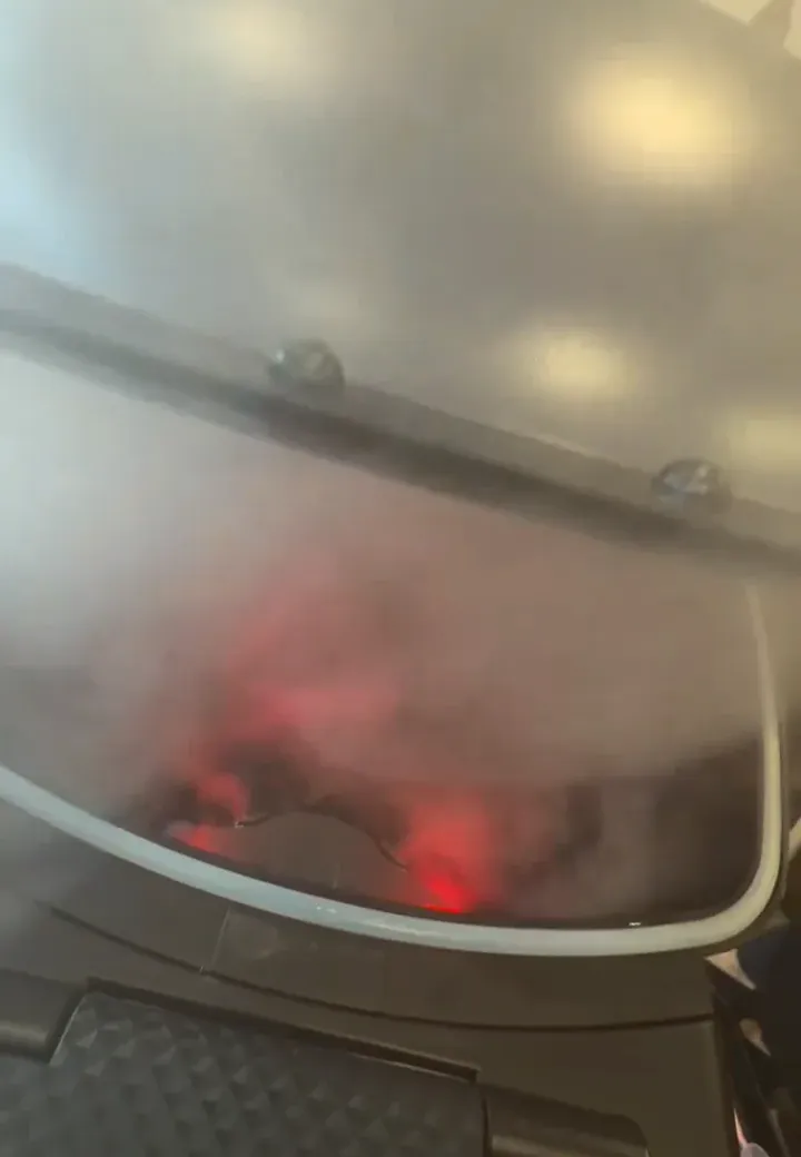 The laser crystallisation device glowing during treatment
